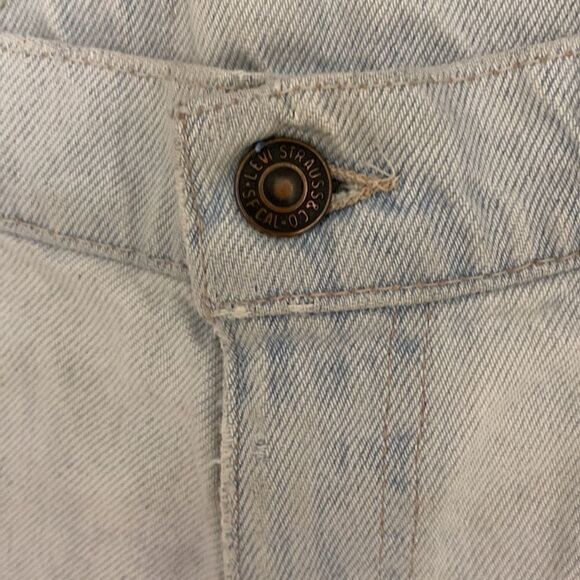 Vintage Levi’s 550 Distressed Destroyed Denim Shorts USA Made Light Wash Size 29 - Picture 5 of 8